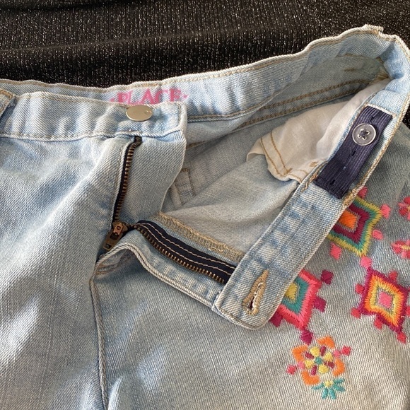 Childrens Place Big Girls Aztec embroidered Adjustable Waist Denim Shorts + Top - Picture 5 of 12